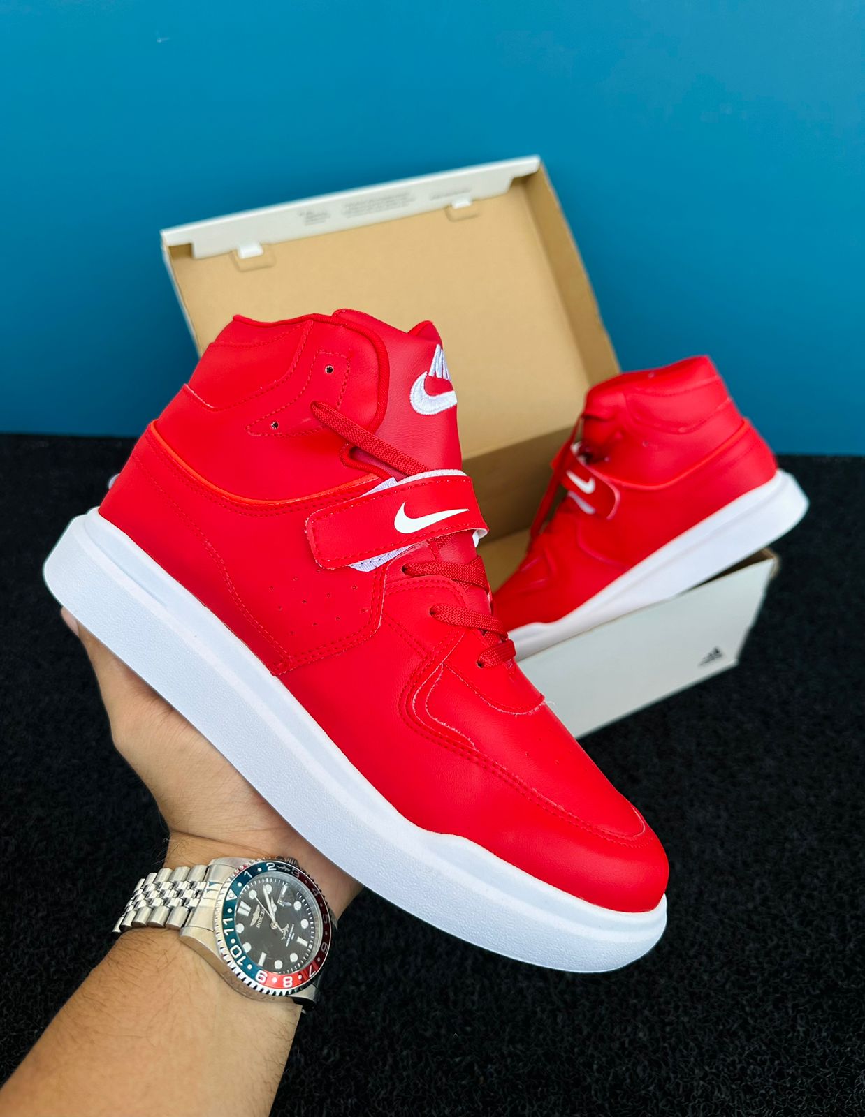 NIKE MID